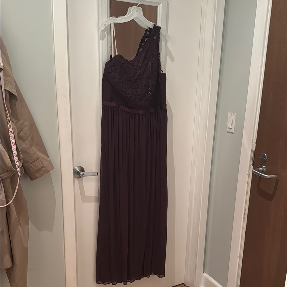 Elegant One-Shoulder Purple Gown